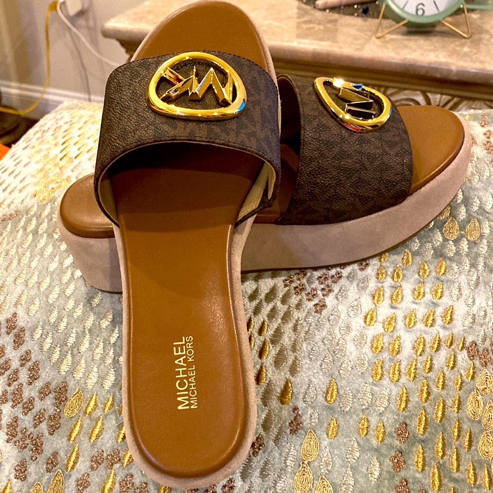 Size 7 Brand New Michael Kors Flatter Sandals